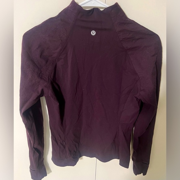 Lululemon Toasty tech 1/2 zip black cherry/maroon embroidered sleeve women’s 6 - Picture 12 of 12